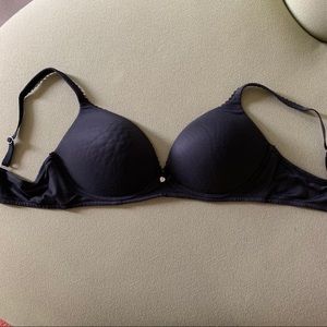 Victoria's Secret Body by Victoria NO-WIRE Bra 38C